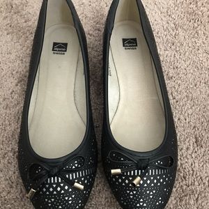 Black Alpine Swiss Shoes